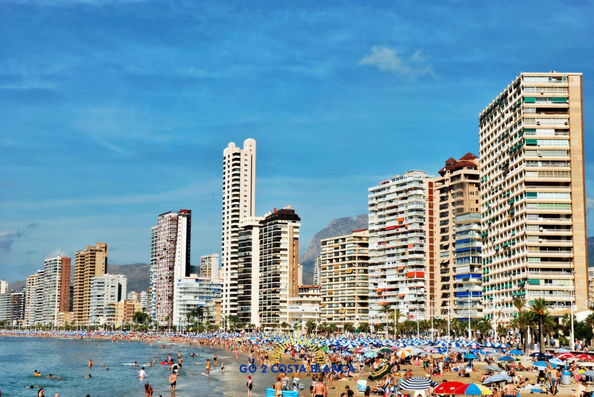 Suite On The Beach Benidorm Exteriör bild